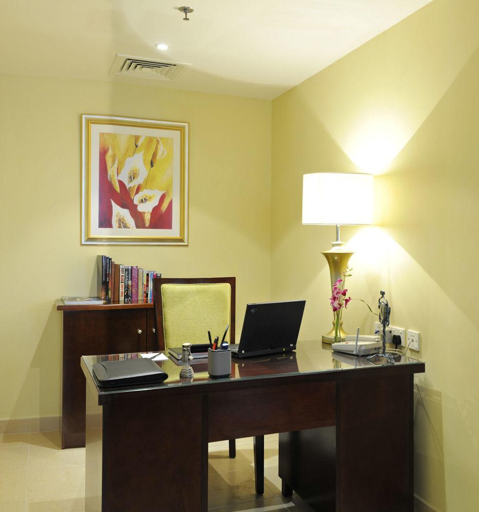 Marriott Executive Apartments Manama, Bahrain Exterior foto A typical office at the hotel